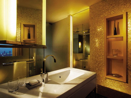 Grand King Deluxe Suite